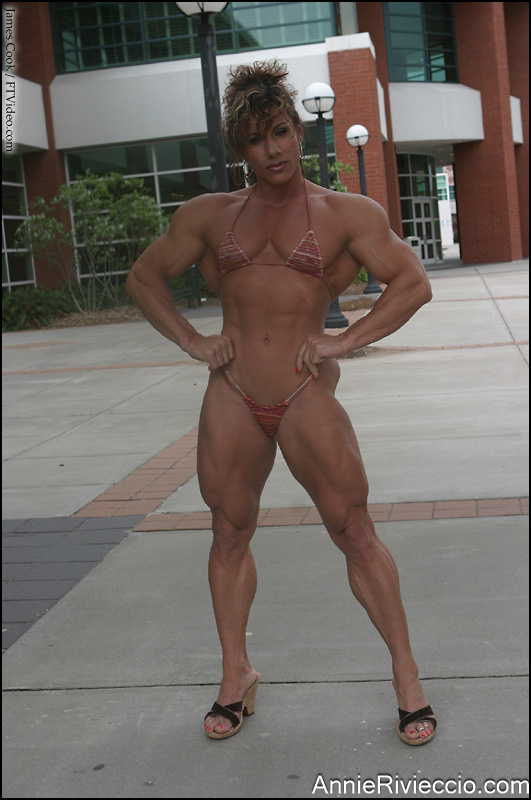 Annie Rivieccio