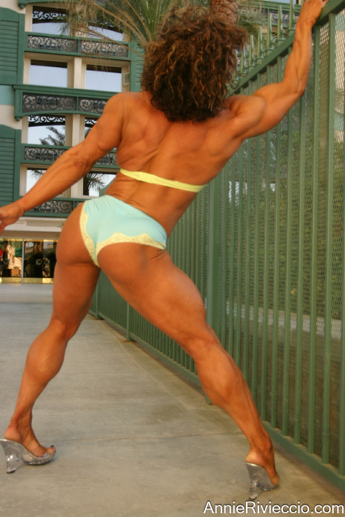 Annie Rivieccio