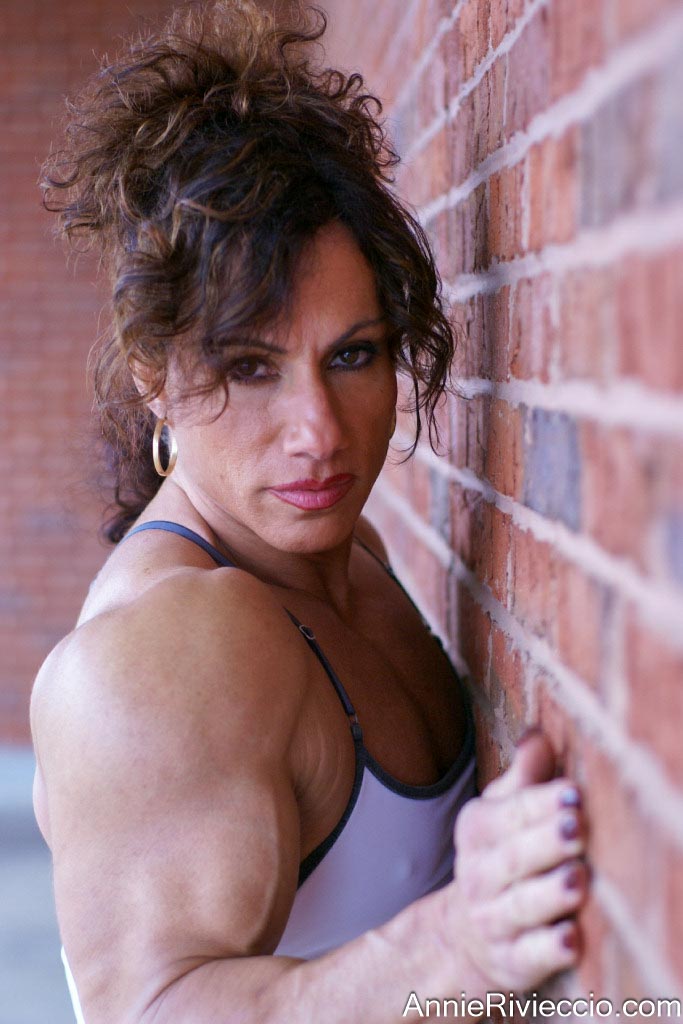 Annie Rivieccio