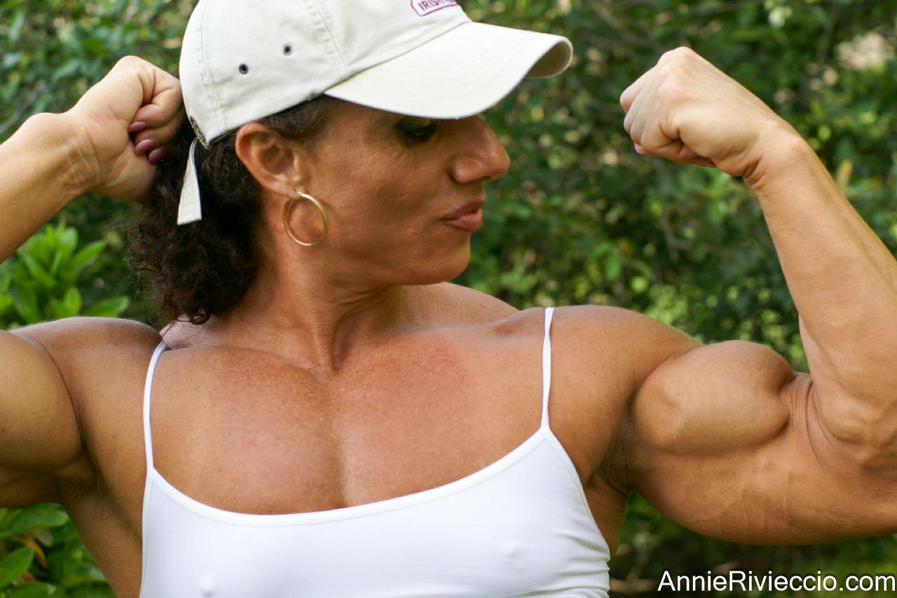 Annie Rivieccio
